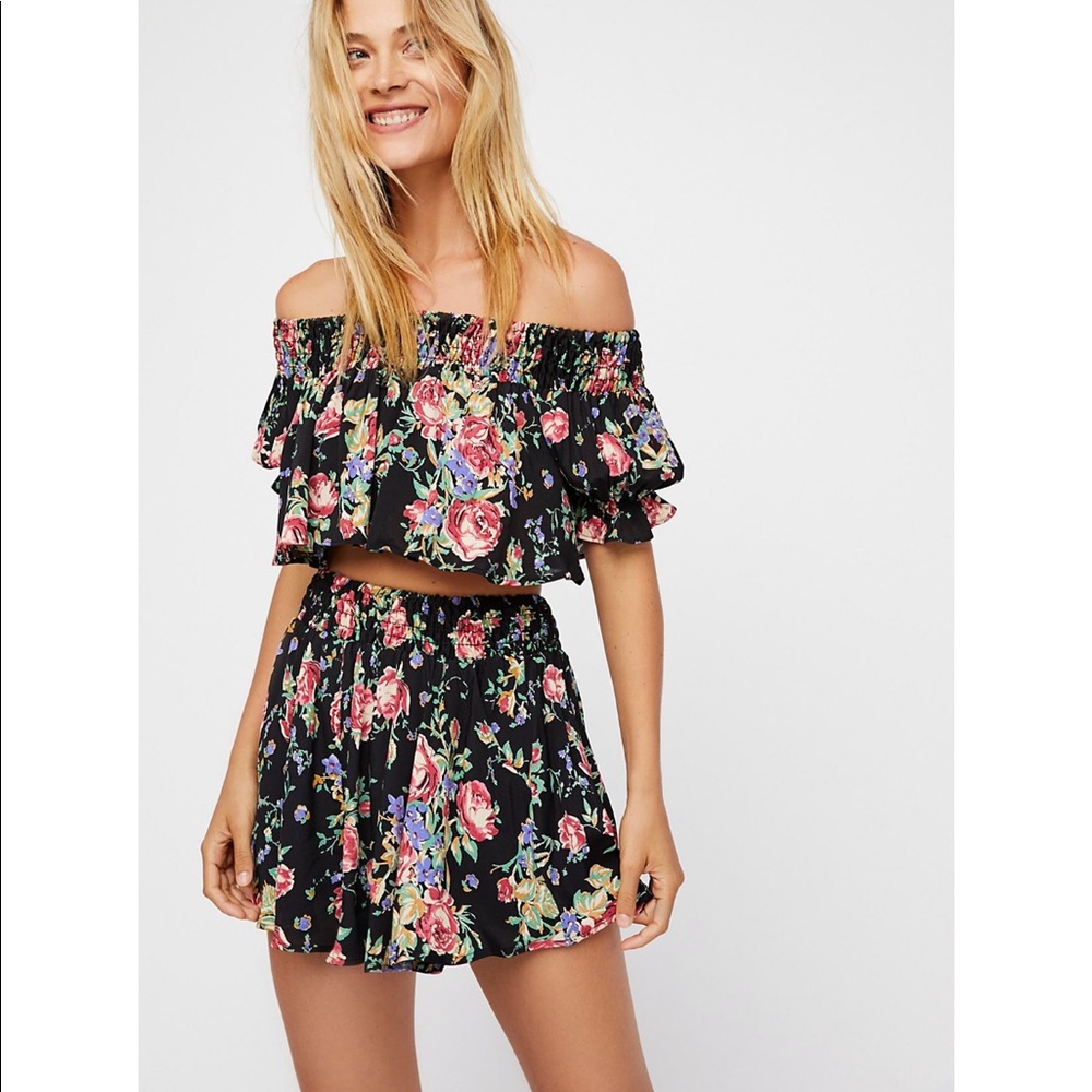 Free People Flower Bomb set